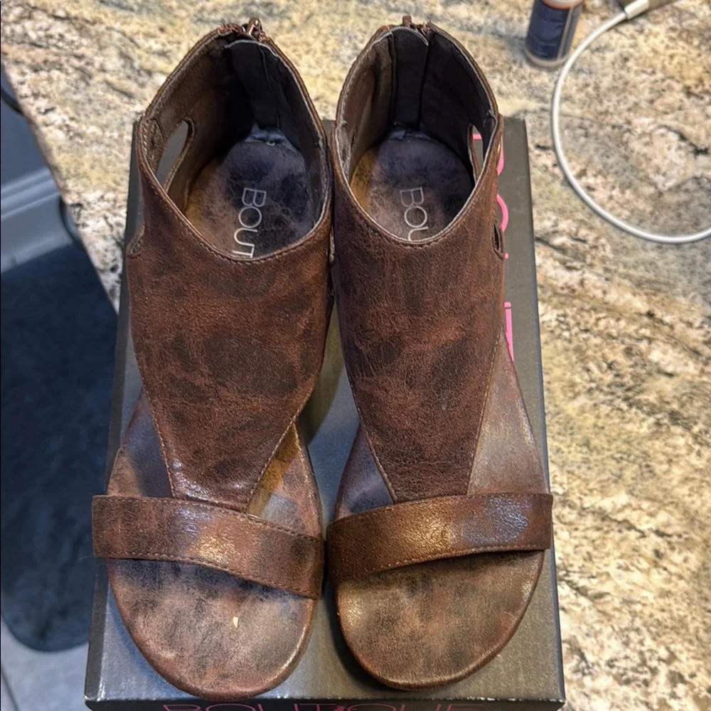 Brown Women's Sandals - Picture 1 of 2